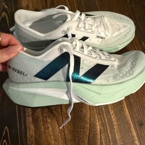 New Balance Women's Fuel Cell Rebel Trainer (7.5)